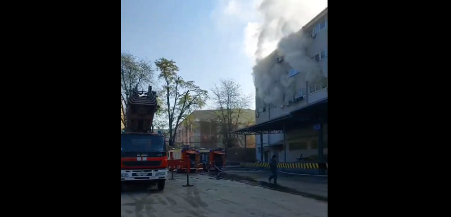 Фото: пожар на складе в Ростове // скриншот из видео мэрии