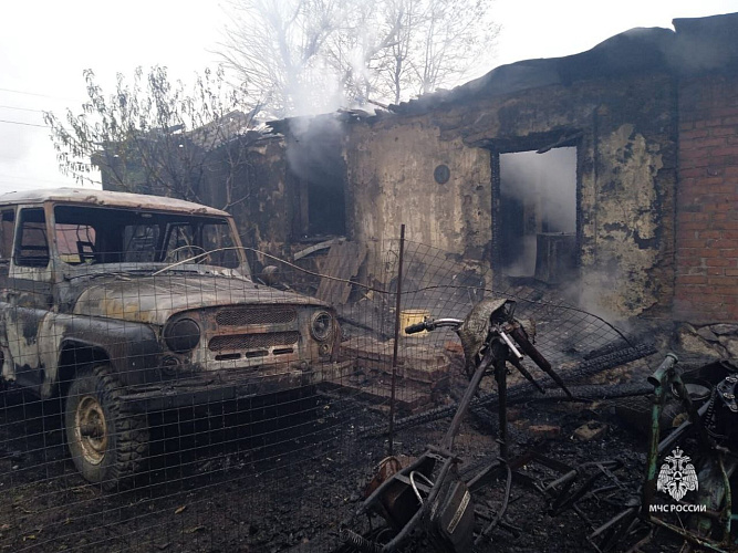 Фото: пожар в Ростовской области // кадр МЧС