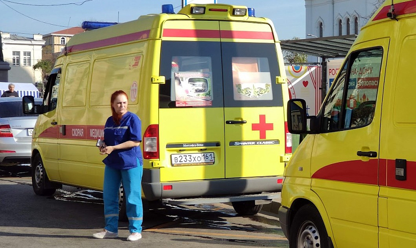 Фото: машина скорой помощи в Ростове, кадр 1rnd