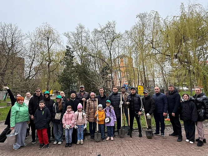 Фото: субботник в центре Ростова Фото: субботник в центре Ростова