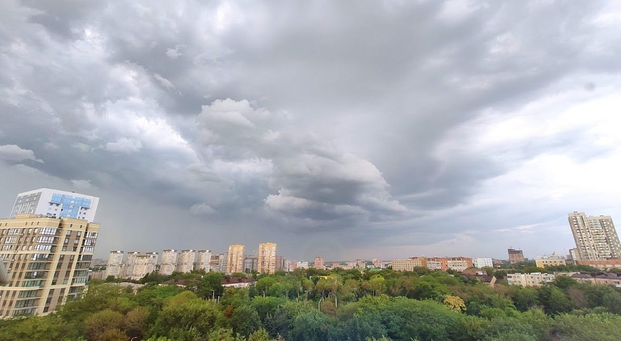 Фото: грозовые тучи в центре Ростова, кадр 1rnd Фото: грозовые тучи в центре Ростова, кадр 1rnd