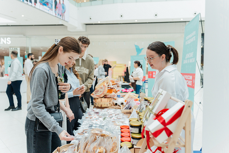 Фото: ярмарка "В России вкуснее" в Ростове, кадр пресс-службы партии Фото: ярмарка "В России вкуснее" в Ростове, кадр пресс-службы партии