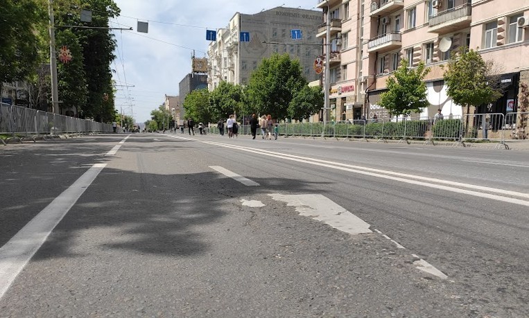 Фото: закрытое движение на Большой Садовой, кадр 1rnd Фото: закрытое движение на Большой Садовой, кадр 1rnd