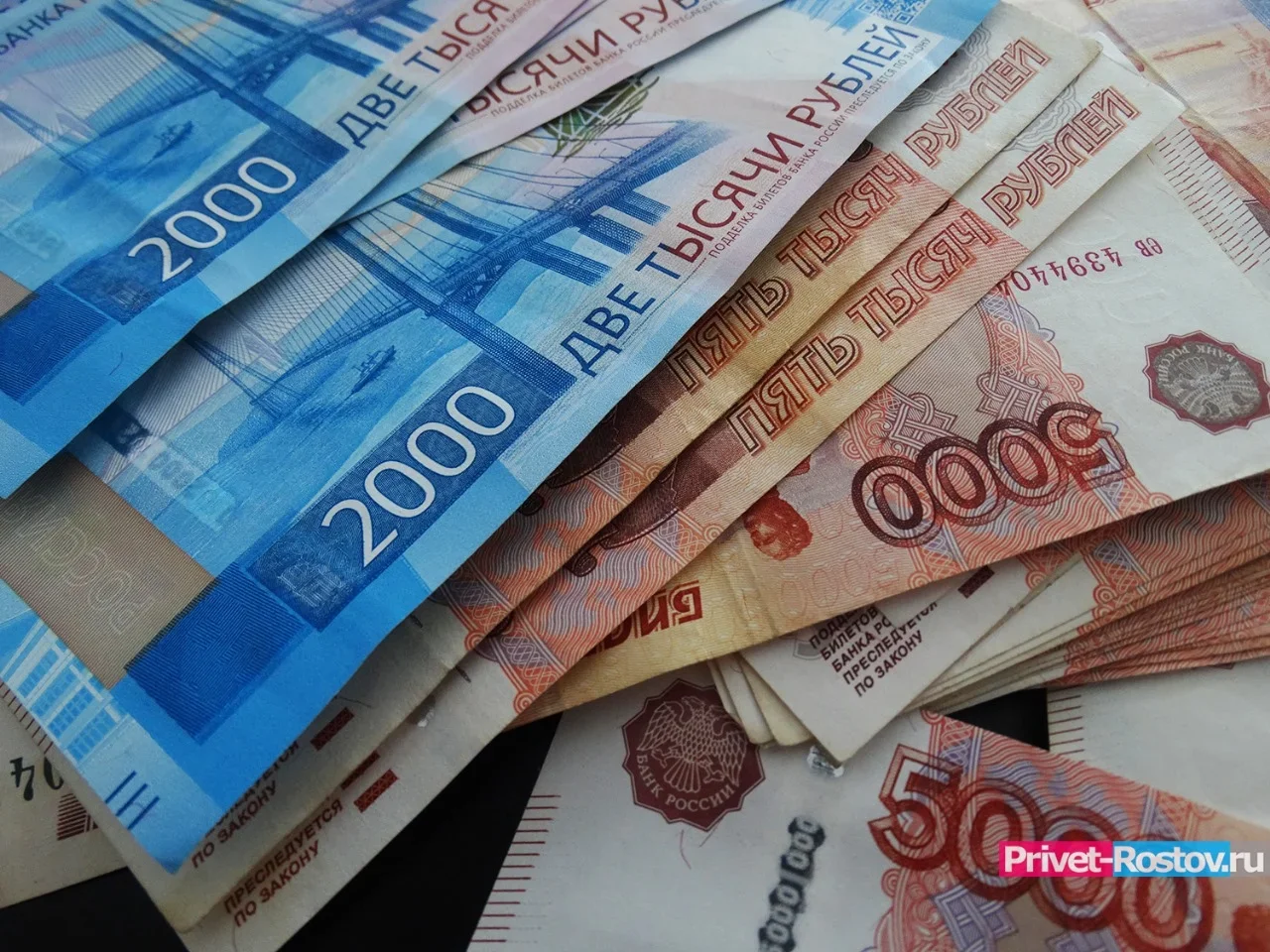Желающих работать за 430 тысяч рублей в месяц ищут в Ростовской области