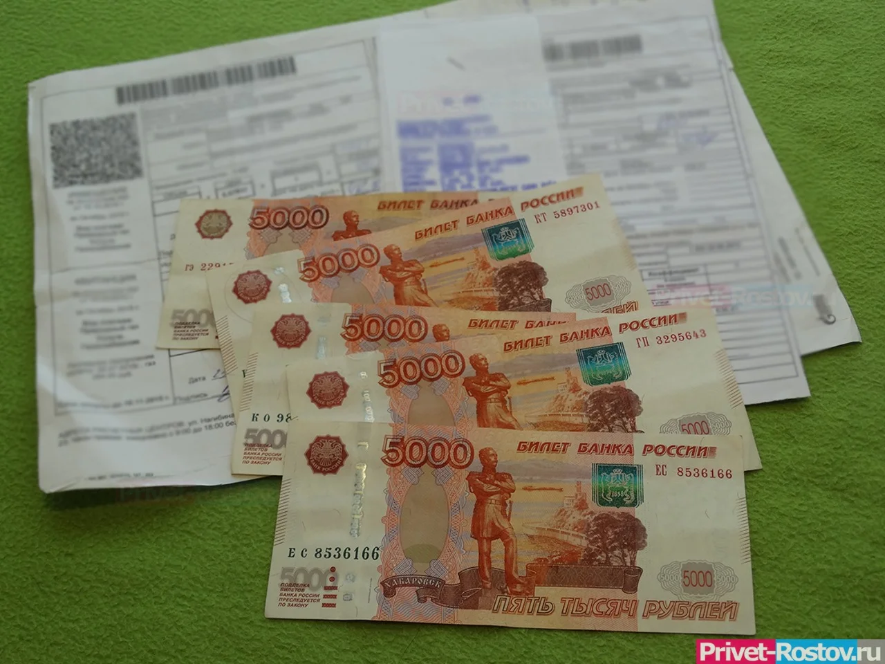 В центре Ростова и на ЗЖМ снизили или полностью отключили подачу тепла в  многоэтажки