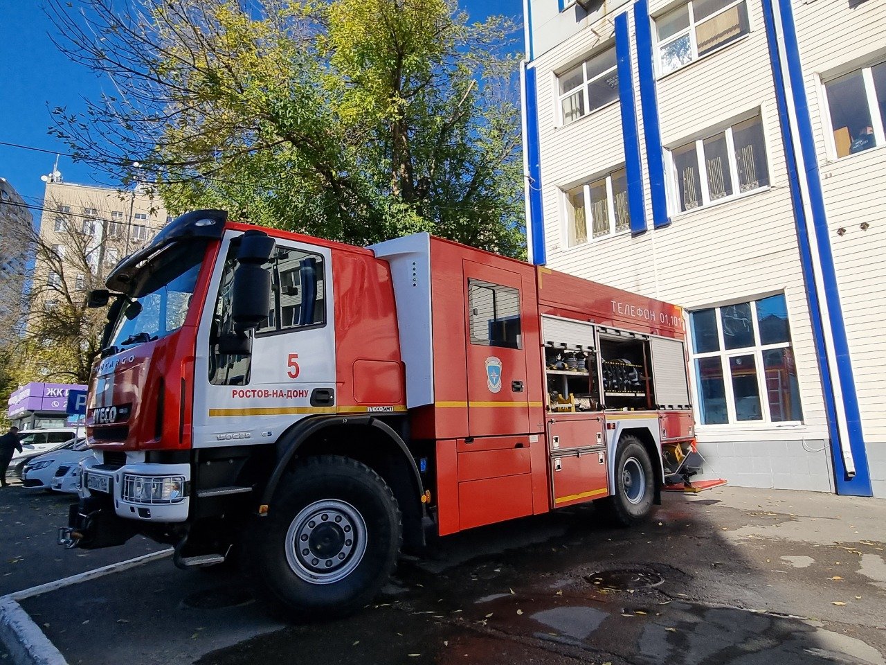 Двое мужчин заживо погибли при пожаре в хозпостройке в Ростовской области  утром 9 декабря