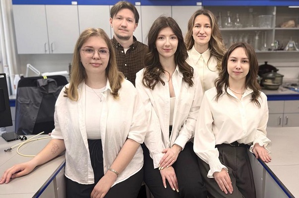 Фото: соавторы исследования, сотрудники ЮФУ (слева направо: Астравух Яна, Панков Илья, Павлец Ангелина, Алексеенко Анастасия, Могучих Елизавета) Фото: соавторы исследования, сотрудники ЮФУ (слева направо: Астравух Яна, Панков Илья, Павлец Ангелина, Алексеенко Анастасия, Могучих Елизавета)